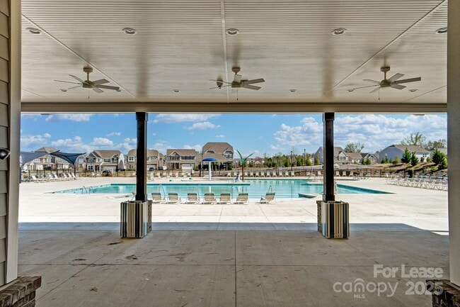 Building Photo - 5009 Fenwick Ct