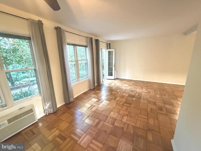 Building Photo - 1608 Mt Eagle Pl