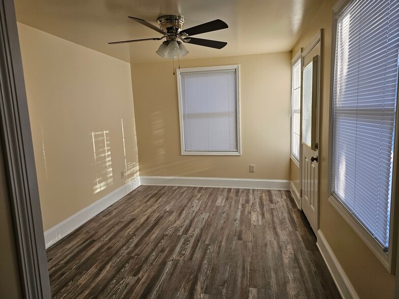 Building Photo - 302 Alder St