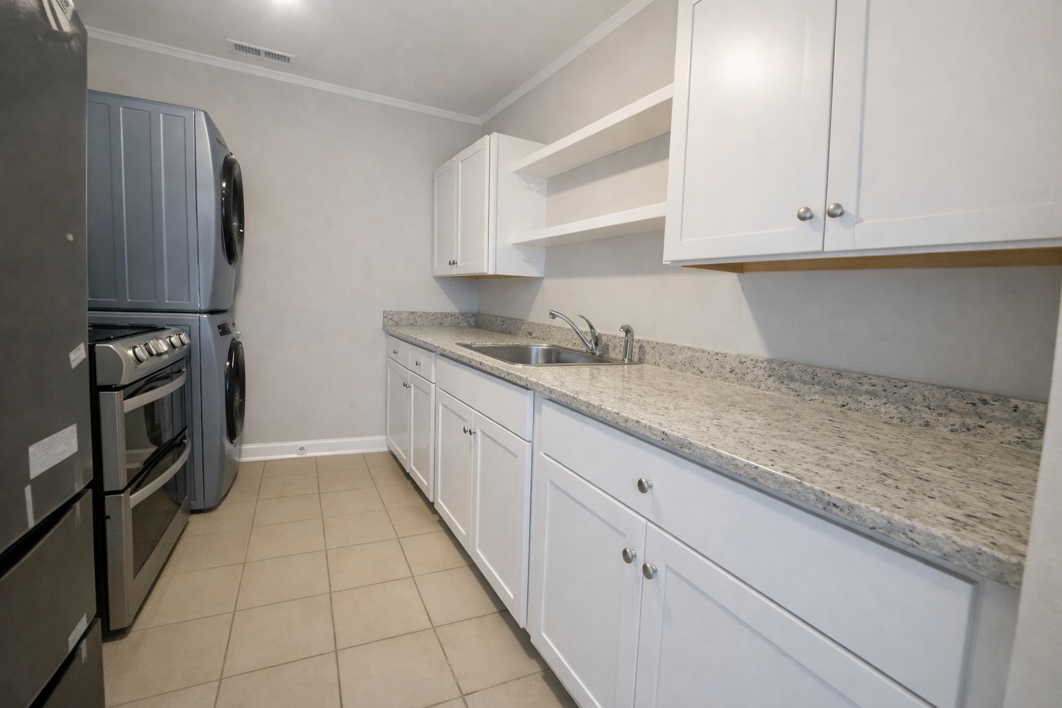 Kitchen - 932 33rd Ave N