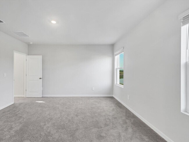 Building Photo - Unfurnished Annual Rental