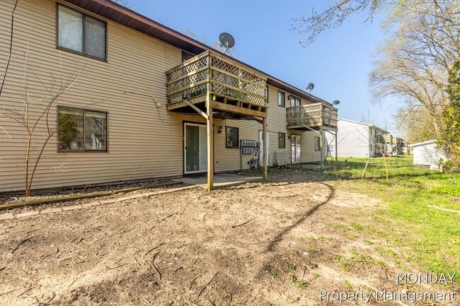 Building Photo - 143 Gaines St SE