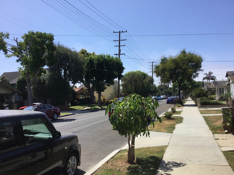 Building Photo - 665 Loma Ave