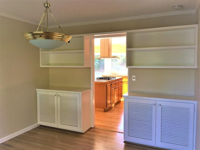 Building Photo - 10891 Santa Teresa Dr