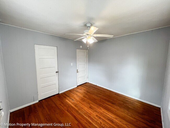 Building Photo - 1814 S Holly St