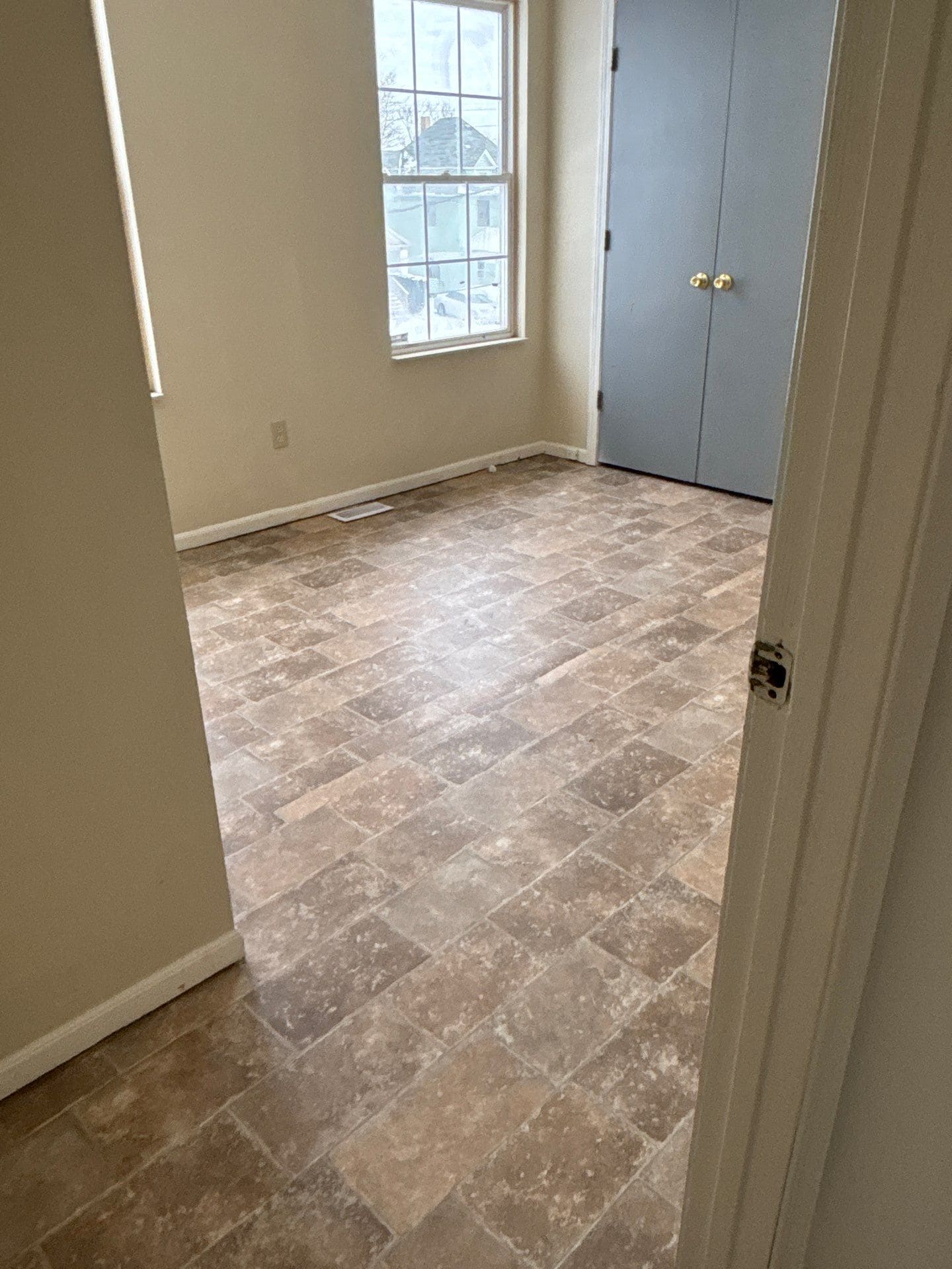 Building Photo - 57 W Warren Ave