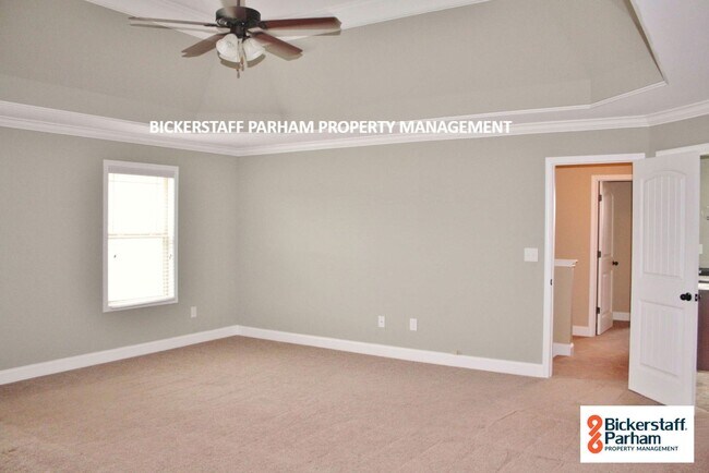 Building Photo - Welcome to Ft. Mitchell!! The Perfect Fami...