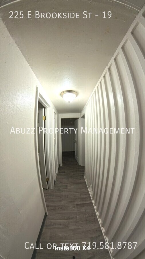 Building Photo - 225 E Brookside St