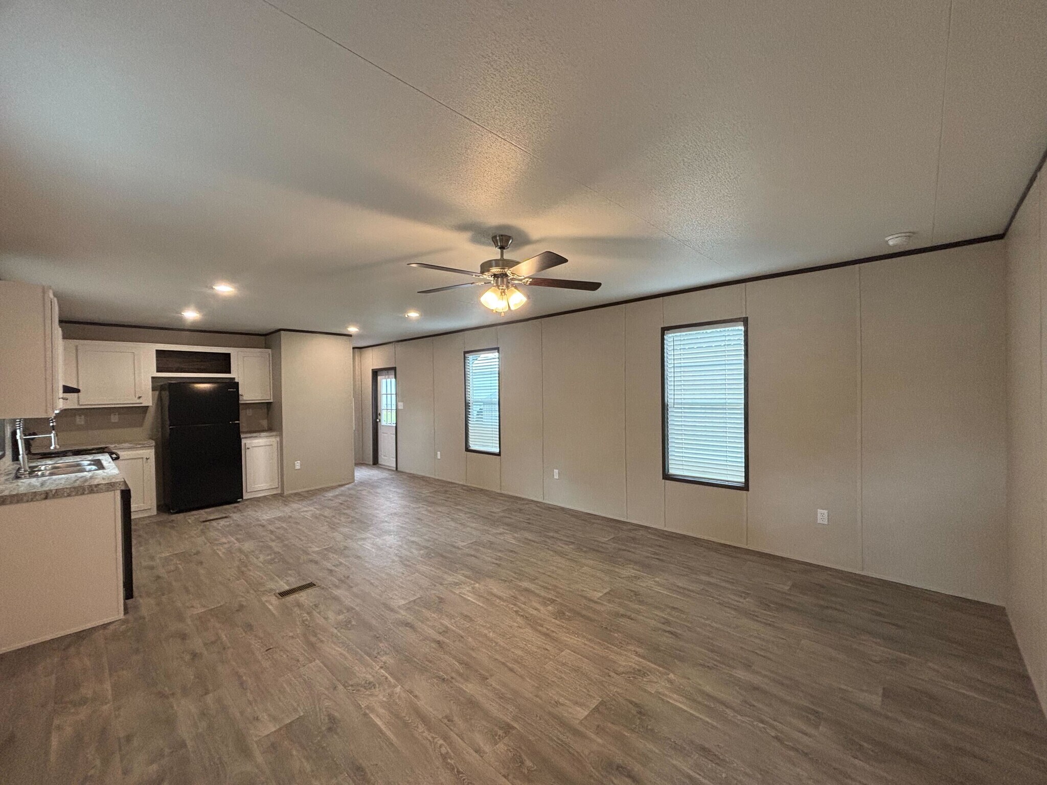 Building Photo - 127 Peggy St