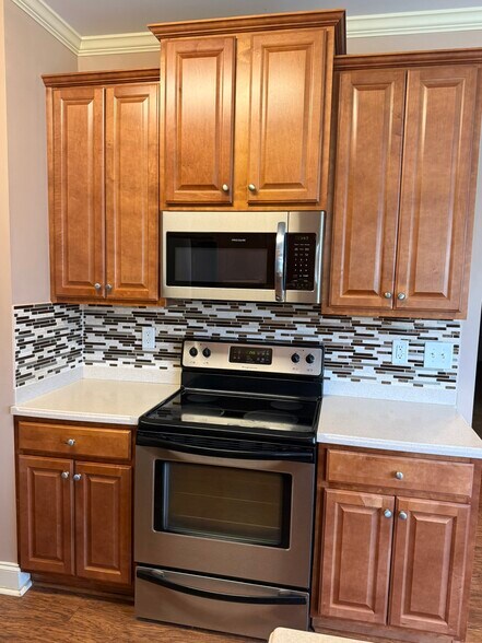 Kitchen - 367 Stillwood Dr