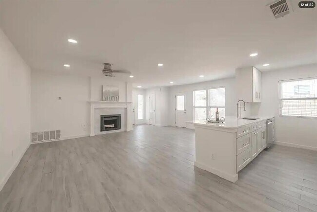 Building Photo - 303 Fantail Loop