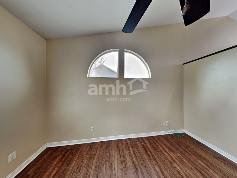 Building Photo - 451 W 225 N