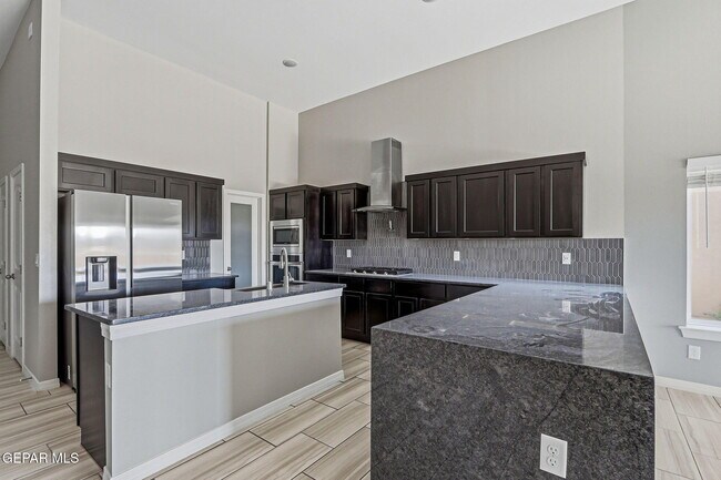 Building Photo - 908 Ada Ln