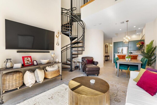 Building Photo - 801 S Olive Ave