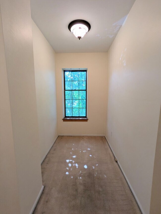 Building Photo - 312 Denniston St