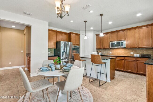 Building Photo - 11470 Glenlaurel Oaks Cir