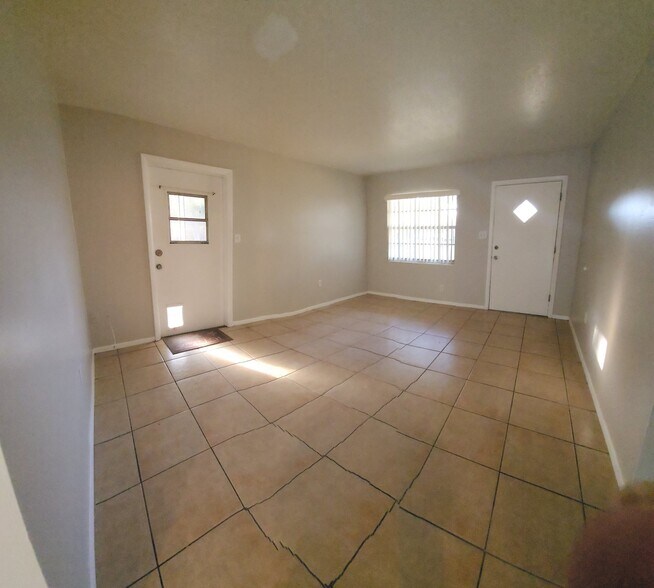Building Photo - 10820 Margaret Dr