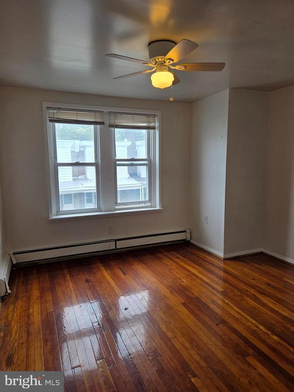 Building Photo - 4013 Creston St