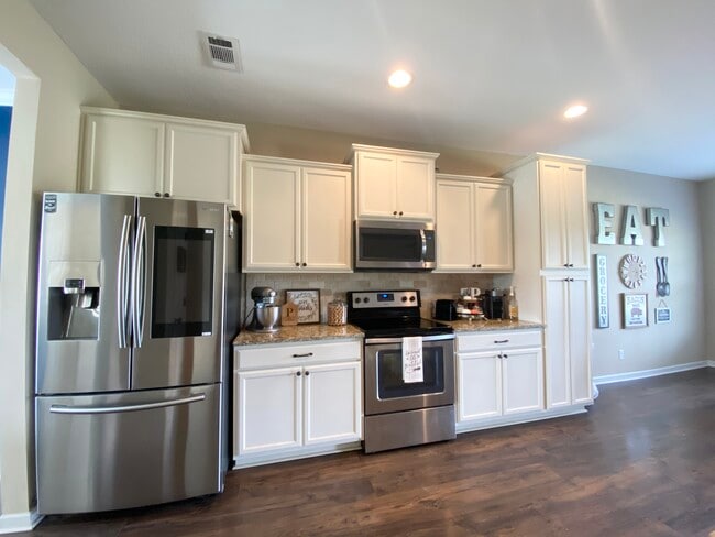 Building Photo - 1098 Marne Blvd