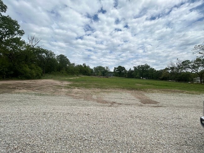 Building Photo - Italian Estates Property Management