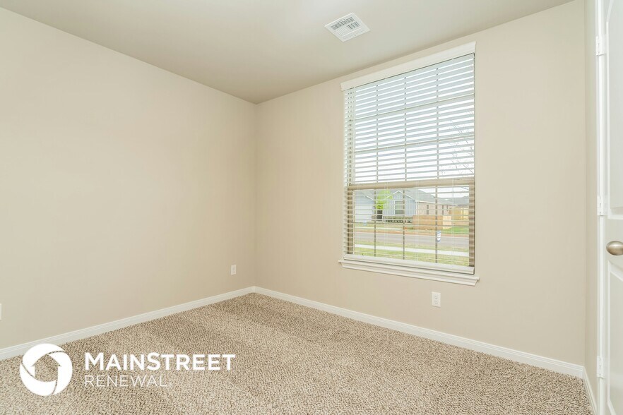 Building Photo - 901 NW 6th St