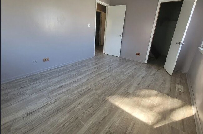 Building Photo - 189 Robert Ct