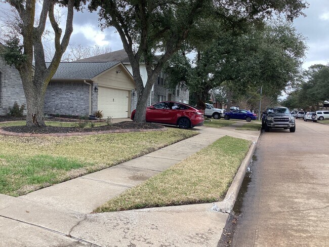 Building Photo - 17046 Clan MacIntosh Dr