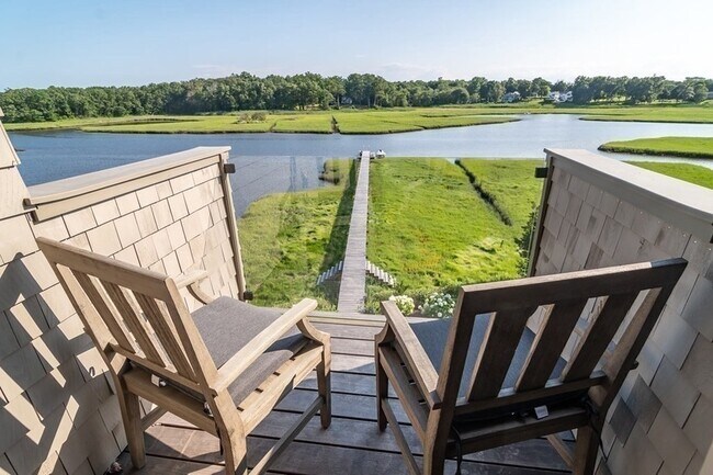 Building Photo - 67 Border St