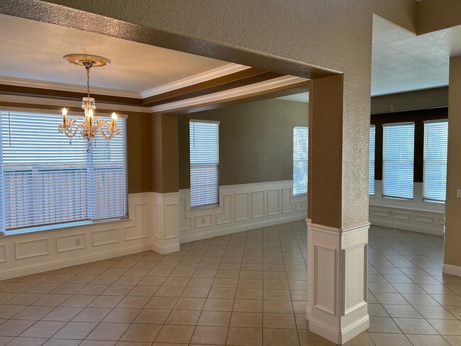 Building Photo - 1849 Alexander Way