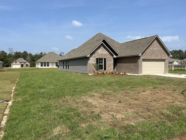 Building Photo - 20453 Ridgelake Rd