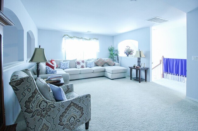 Building Photo - Spacious 5 Bedroom Home In Jenks West School District!