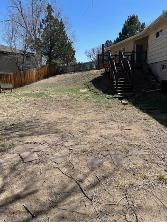 Building Photo - 4 BEDROOM HOME IN SKYWAY!!