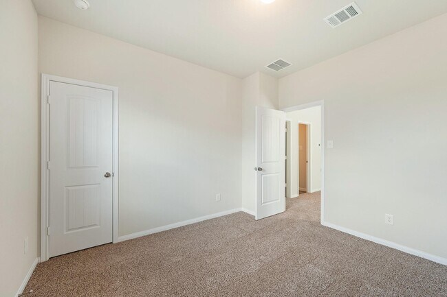 Building Photo - 3915 Deledda Dr