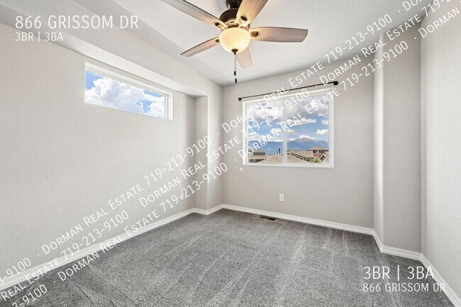 Building Photo - 866 Grissom Dr.