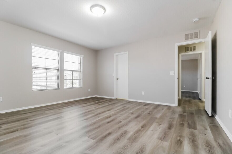 Building Photo - 11811 W Foothill Dr
