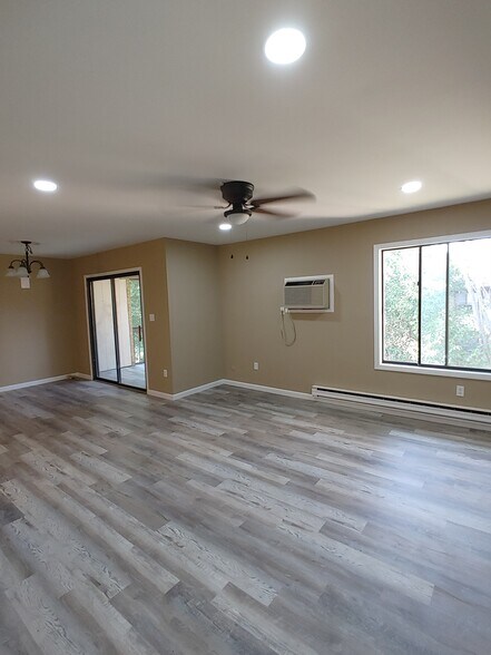 Living room - 54 Amberly Dr