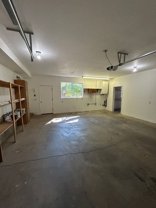 Building Photo - Introducing Your Dream Home:  A perfect blend of comfort and convenience!