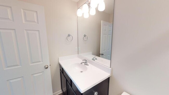 Building Photo - 304 Bogle St