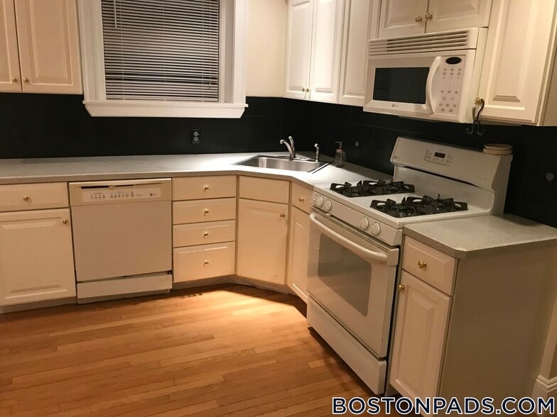 Building Photo - 12 Dean Rd