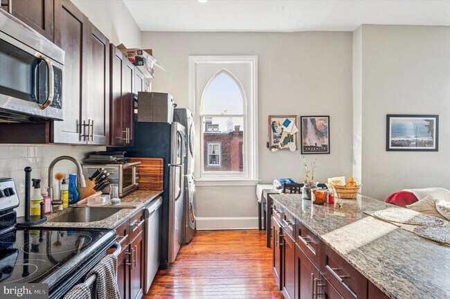 Primary Photo - 265 S 22nd St