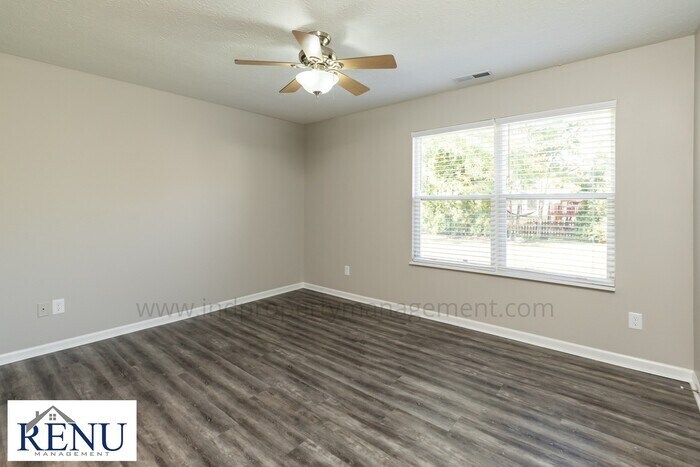 Building Photo - 2710 Lucas Dr