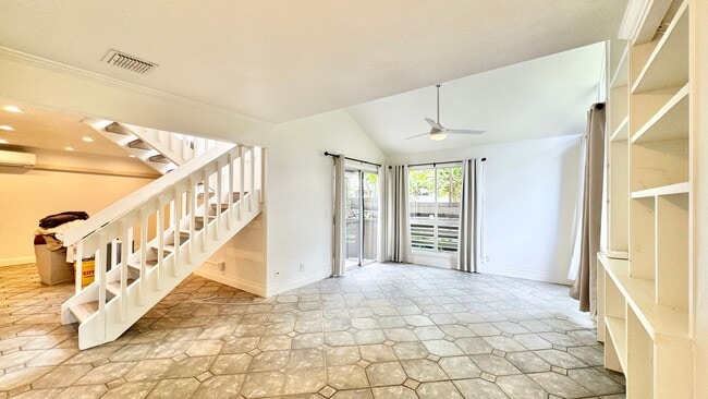 Building Photo - Available NOW - 4 BED, 2.5 BATH w/ 2 PARKING in Haiku Gardens (Kaneohe)