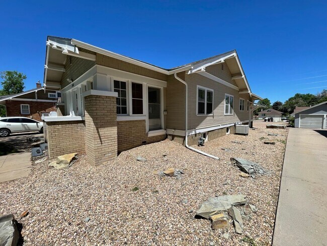 Building Photo - Available June 30th