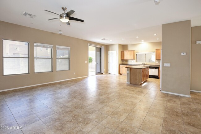 Building Photo - 18515 W Sunbelt Dr