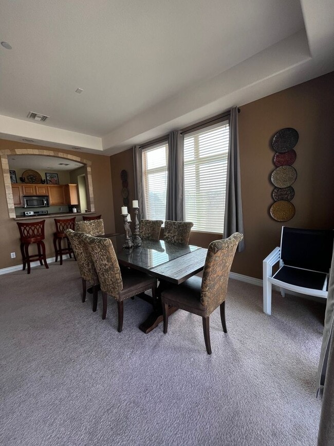 Building Photo - WINTER VACATION RENTAL - 3 Bedroom/3 Bath Condo