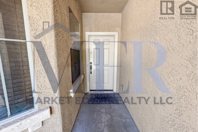 Building Photo - 3Bed/2Bath House in Buckeye! Ready for Immediate Move-In! -- FENCED-IN YARD!