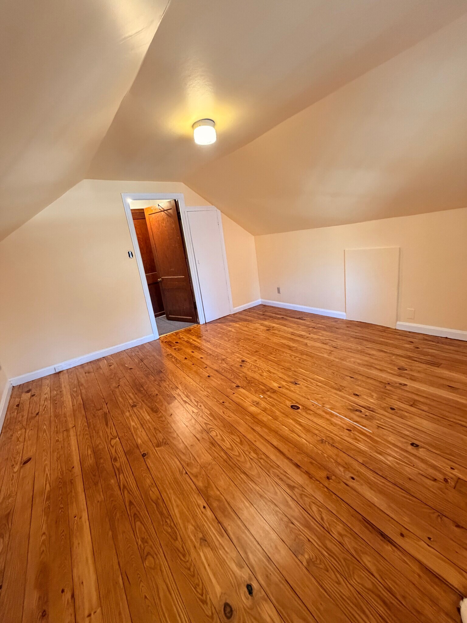 Building Photo - 8402 Flower Ave