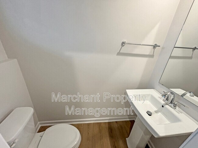 Building Photo - 305 Mancini Dr