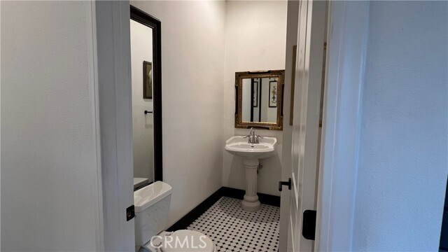 Building Photo - 17858 Sidwell St