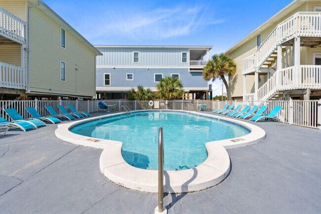 Building Photo - 1118 W Beach Blvd